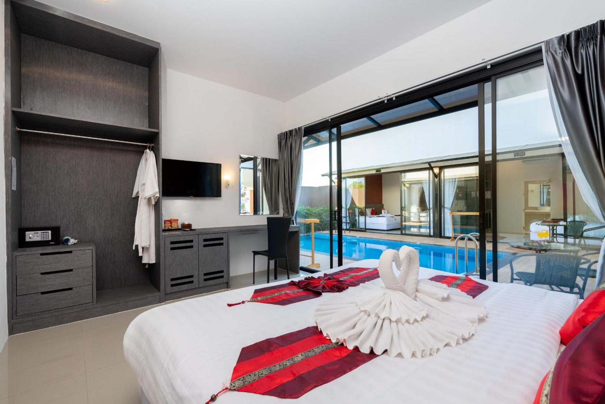 Thames Tara Private Pool Villa Rawai Phuket - Sha Extra Plus Екстериор снимка